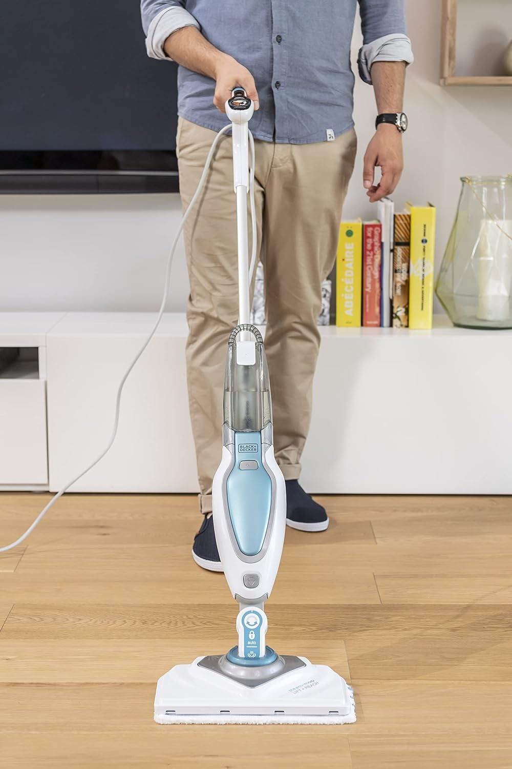 Black+Decker Pulitore a vapore Steam Mop Deluxe FSM1630 / Mop a vapore verticale per pavimenti duri sigillati/Pulizia dei pavimenti con panno in microfibra lavabile / Piede rimovibile ruotabile a 180° / 1600W