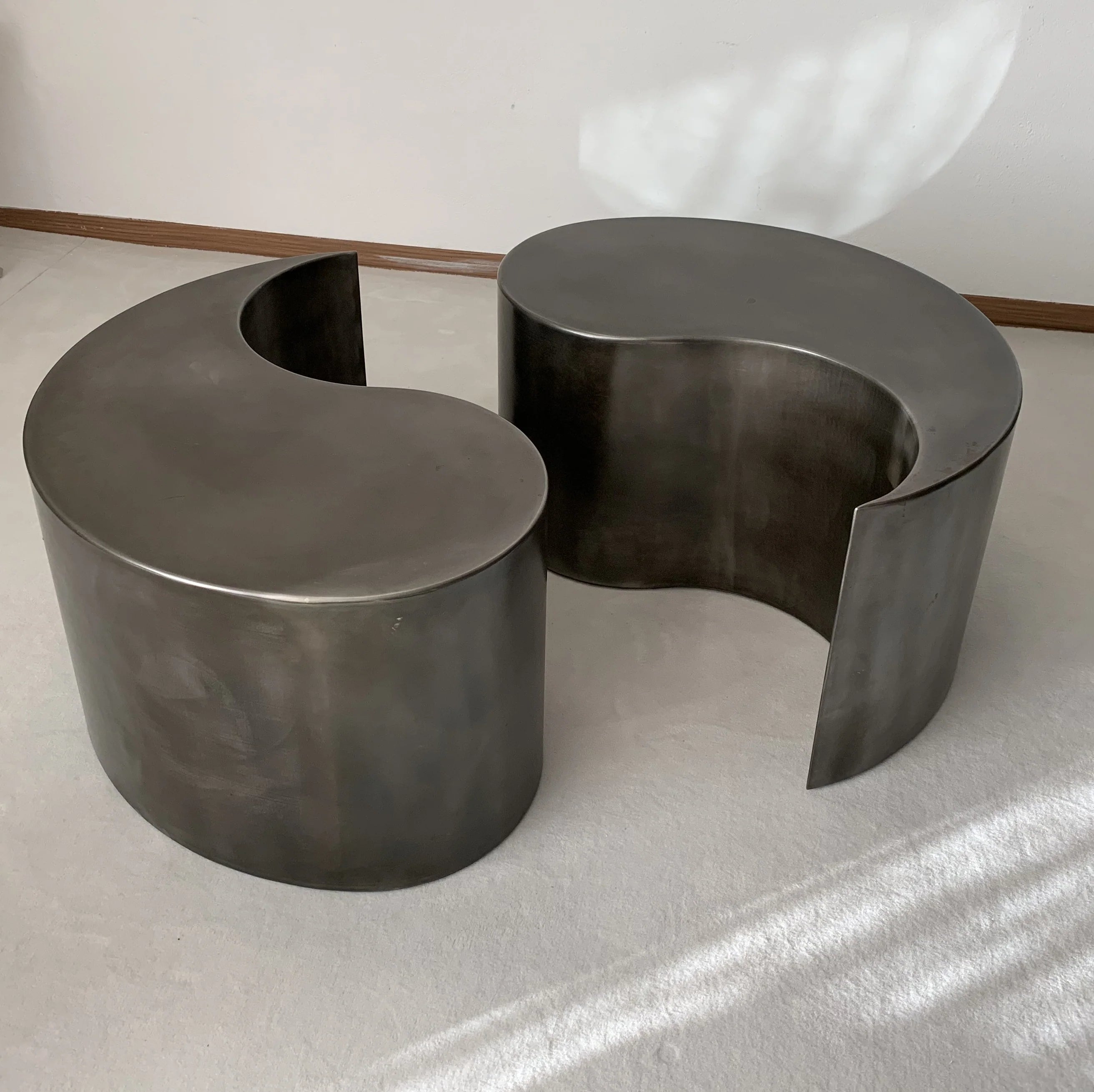 Runder Couchtisch Tao, Rohstahl Ying Yang