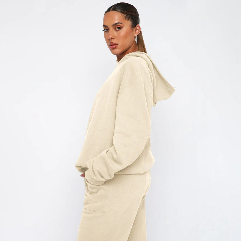 Felpa con cappuccio oversize e set jogger da donna