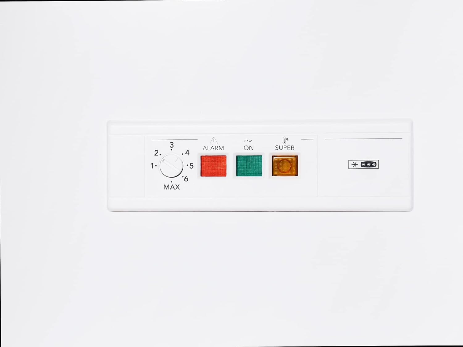 Bauknecht GT 219 A3+ Congelatore a pozzetto/ Congelamento: 215 L/ Supercongelamento/ SapceMax/ Illuminazione interna/ ECO Risparmio energetico/ Sicurezza bambini