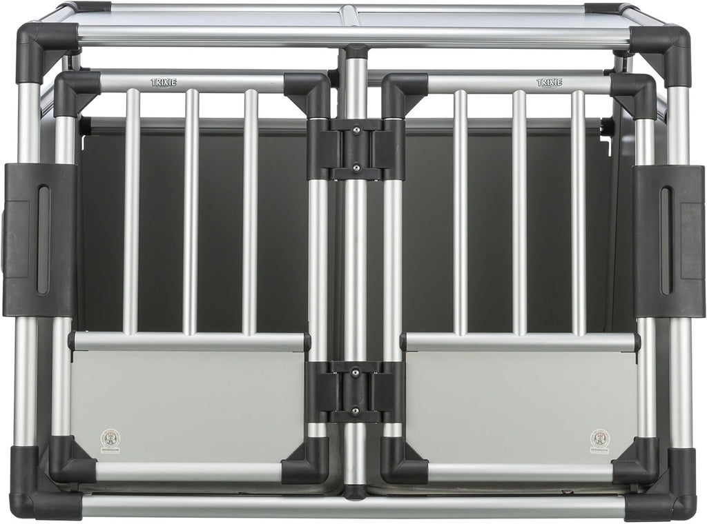 TRIXIE Hunde-Transportbox Aluminium in silber – M: 55 × 62 × 73 cm, stabile und geräuscharme Hundebox mit abgeschrägten Seiten, Sicherheitsverschluss & rutschfester Liegematte – 39342
