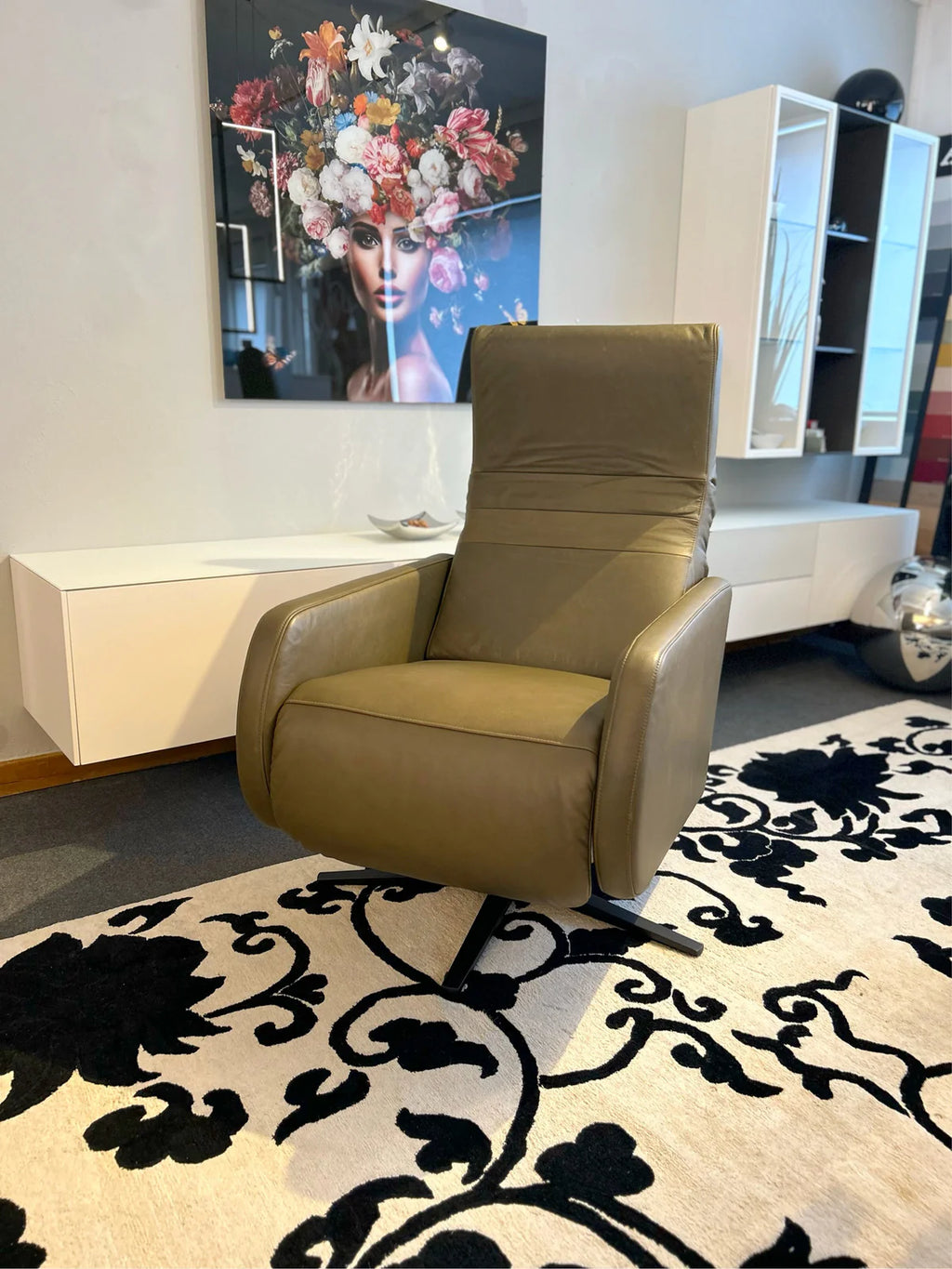 Violetta Sitzkomfort Relaxsessel Aneta kleiner verstellbarer Sessel, Leder oliv