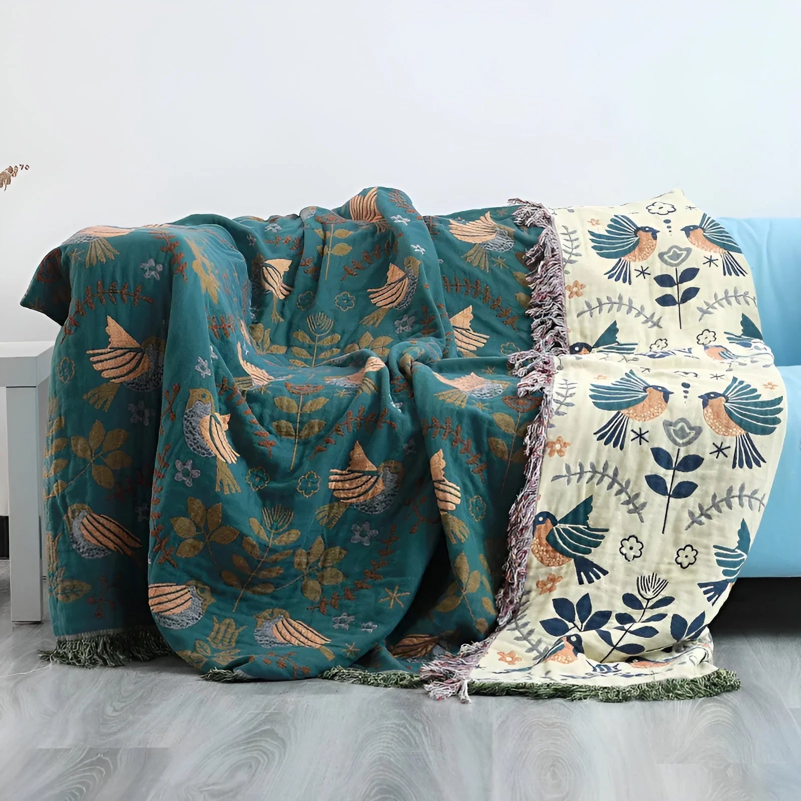 Wendbare Boho-Baumwolldecke – Mit handgefertigter Stickerei von Vgeln und Blumen