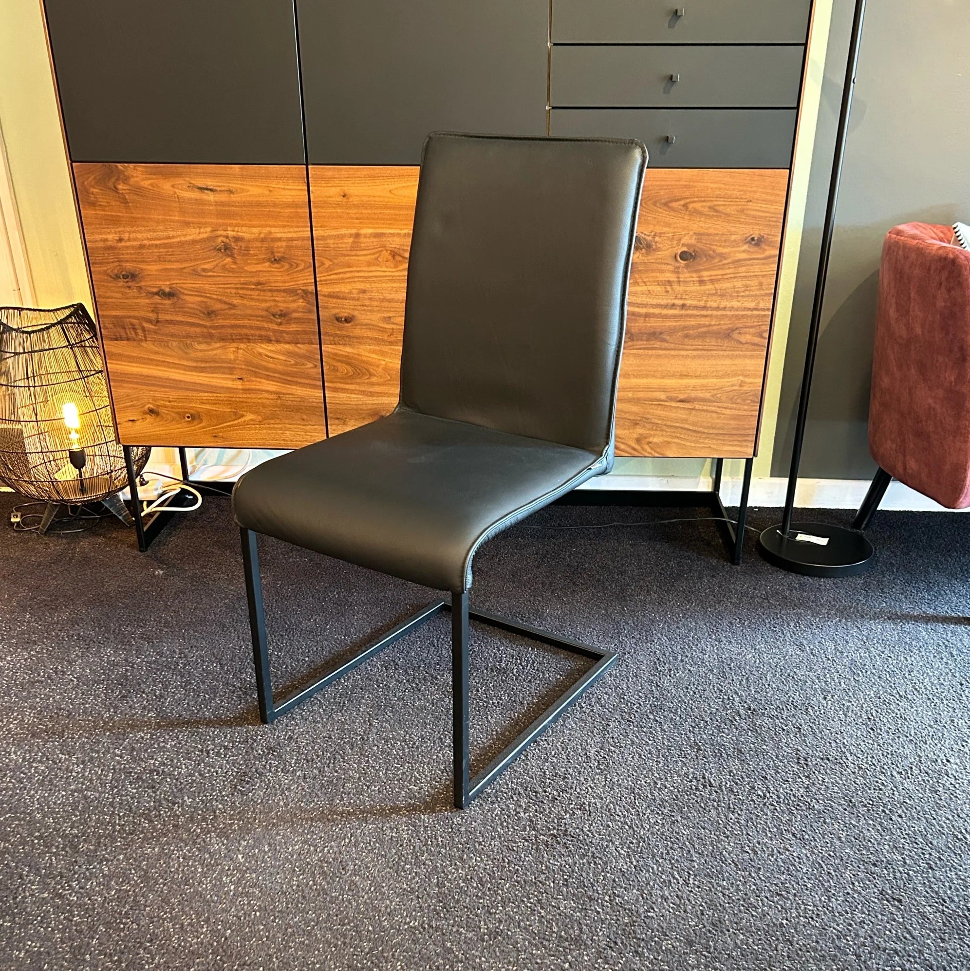 Ronald Schmitt Design Freischwinger Stuhl Laila Leder schwarz