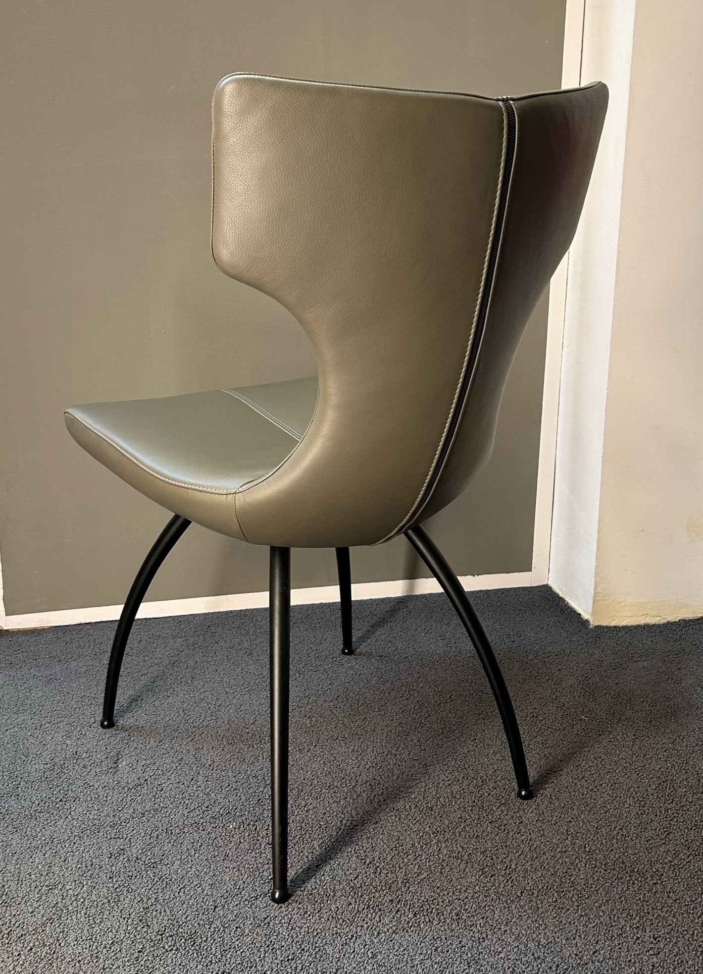 Leolux Stuhl Callas Fino Leder grün 2 x vorhanden