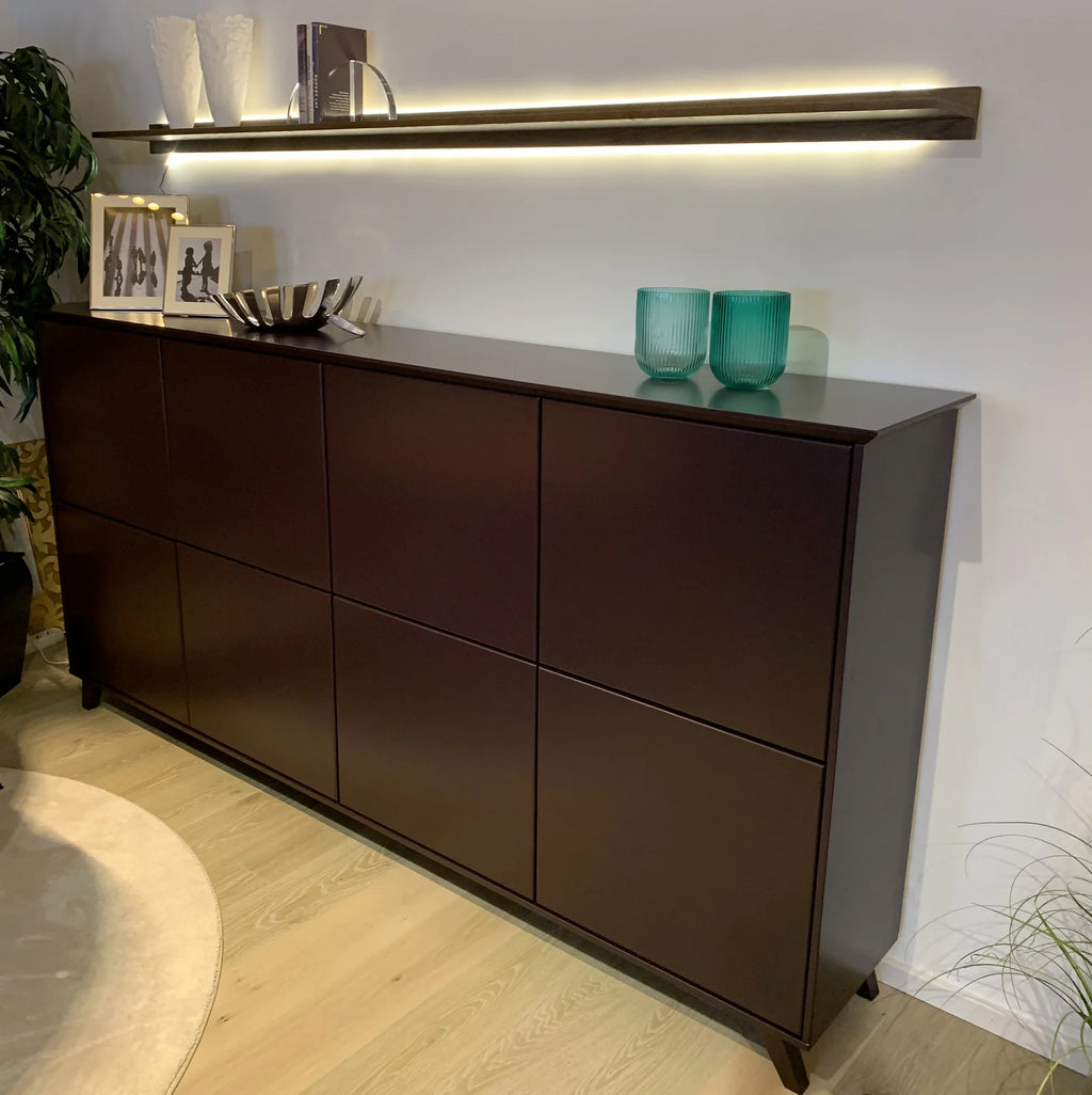 RMW Highboard Deviso Classic auf Füen, B 250 cm Aubergine matt, mit beleuchtetem Refal Eiche Burbon