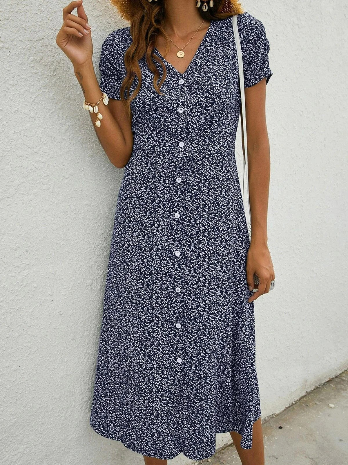 Doris - Kurzrmeliges Midikleid mit V-Ausschnitt