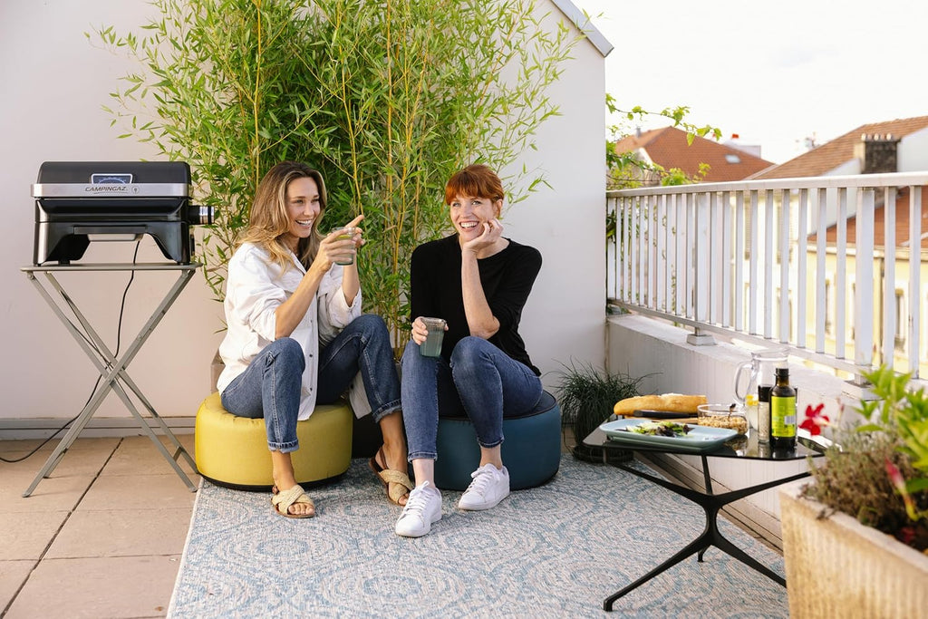 Campingaz Grill Attitude2go, grill a gas ed elettrico, grill da tavolo, grill portatile da balcone/campeggio, con coperchio, termometro e griglia in ghisa, funzionamento a gas o elettrico