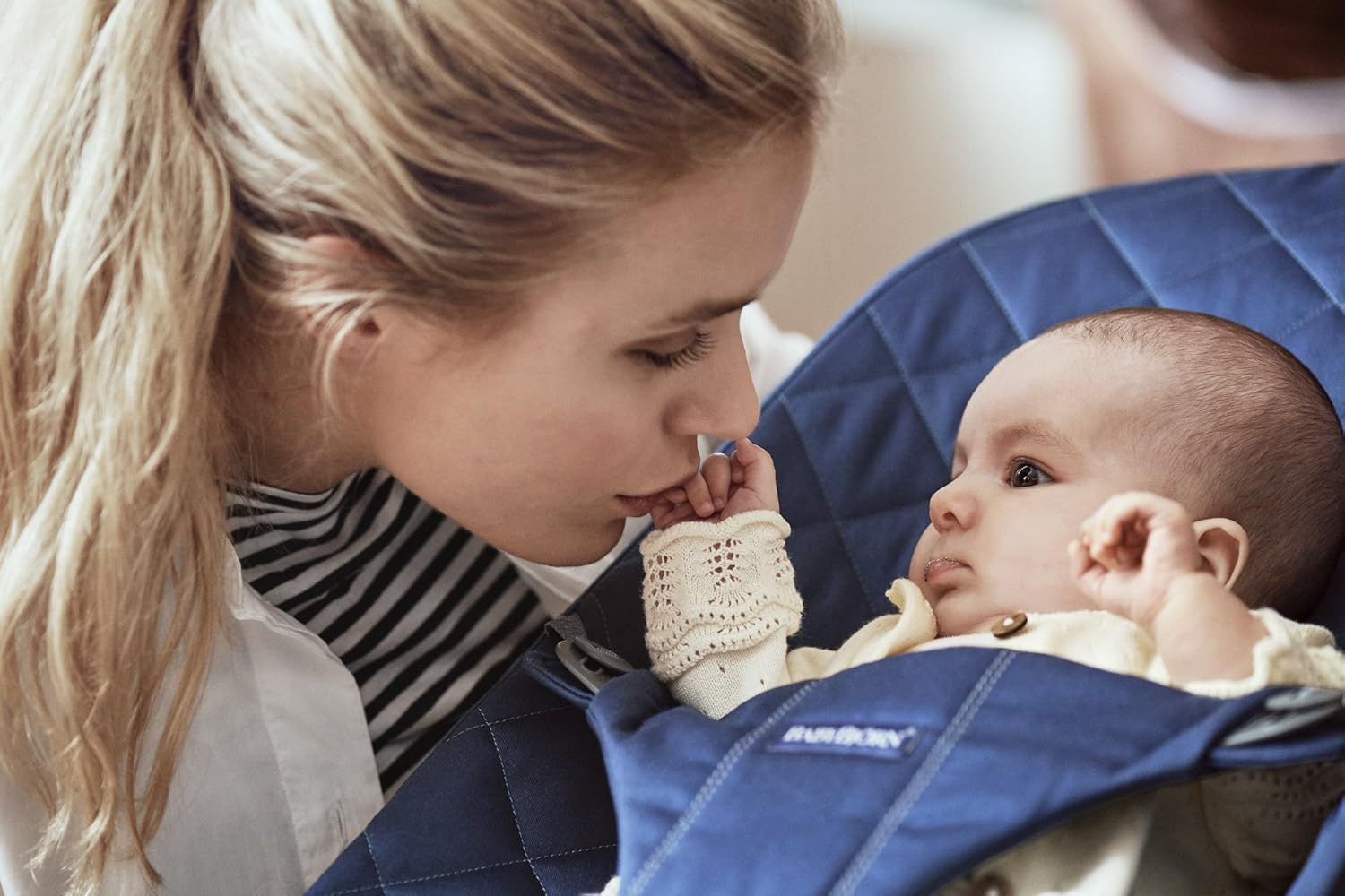 BabyBjörn Sdraietta Bliss, Tessuto trapuntato a petalo, Grigio Sabbia