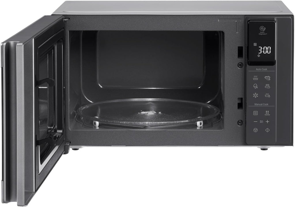 LG MS2595CIS Forno a microonde con tecnologia Smart Inverter, capacità 25 litri, 1000 W, programmi automatici, livelli di potenza regolabili e funzione EasyClean, argento