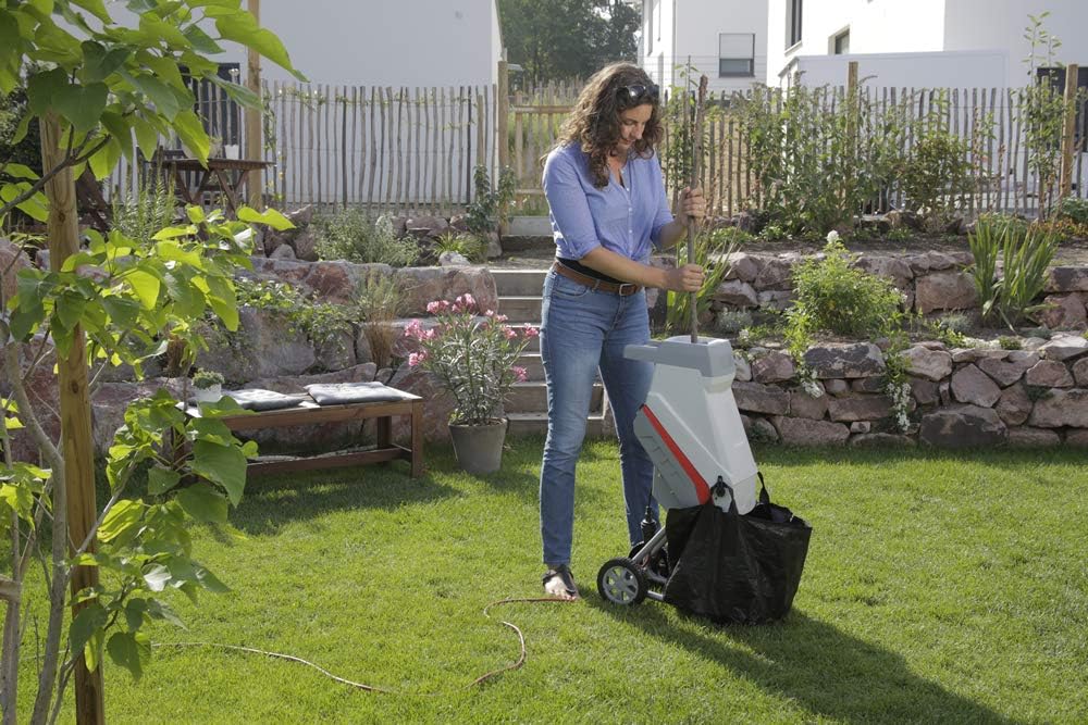 IKRA Elektro Gartenhäcksler Messerhäcksler IMH 2500, inkl. Schutzbrille, Fangsack, inkl. 2X Ersatz-Wendemesser