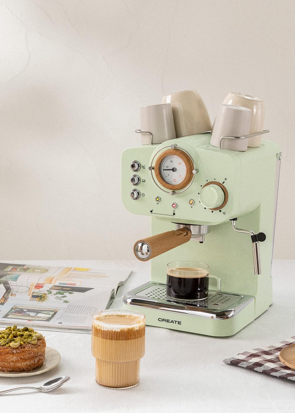 CREATE / THERA RETRO/Macchina da caffè espresso semiautomatica Rosa Pastello Opaco e Legno / Pompa a pressione 20bar, 1100W, Serbatoio acqua 1.25L, per caffè macinato, cialde ESE 55mm, con vaporizzatore, 1100W