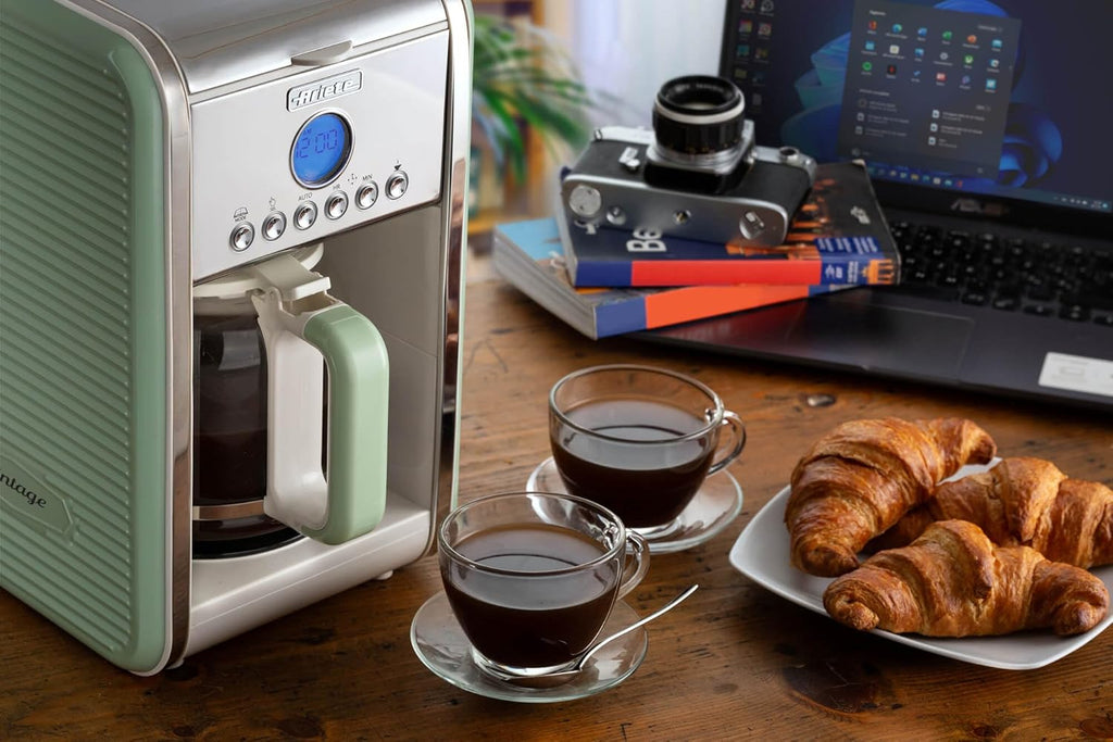 Ariete Vintage 1342 Macchina da Caffè Americano Retrò, Caraffa in Vetro Temperato, Fino a 12 Tazze, Timer 24 Ore, Spegnimento Automatico, Funzione Anti-Goccia, Piastra Riscaldante, Capacità 1.5 L, 2000 W, Verde