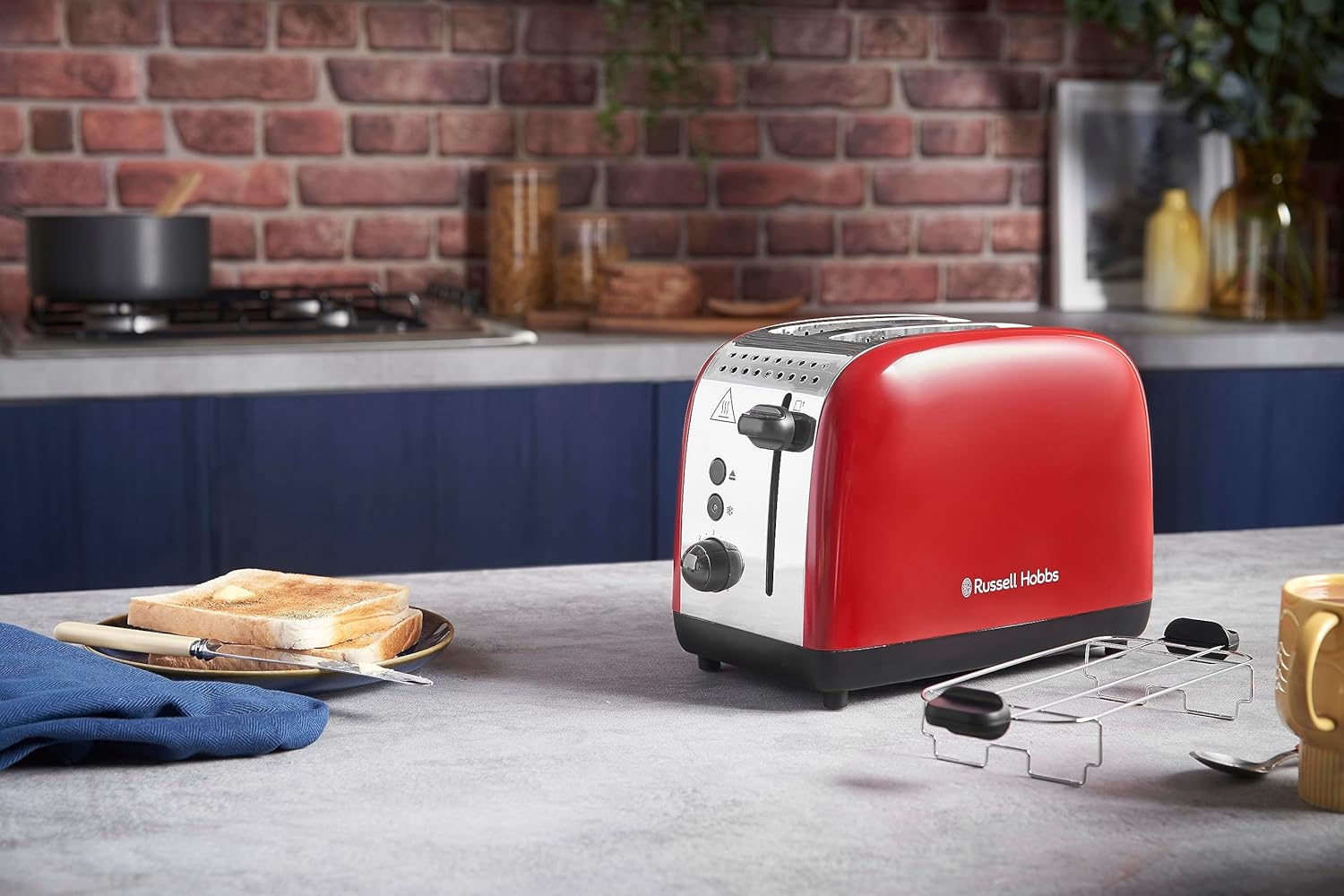 Russell Hobbs Set Colazione Colours+ Rosso: Macchina da caffè [Timer digitale, Doccetta per estrazione e aroma ottimali] 24031-56 + Bollitore [1,7l, 2400W] 20412-70 + Tostapane [per 2 fette] 26554-56