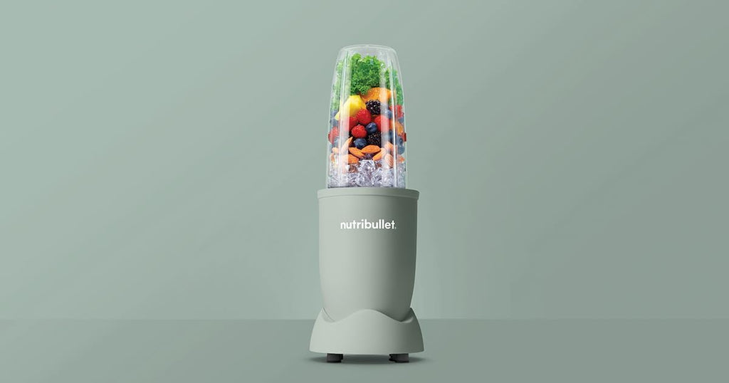 nutribullet Pro, 900 Watt, Facile e veloce da usare, Compatto, Facile da pulire, Con bicchiere da 700 ml, Frullatore per smoothie, Mixer elettrico, NB904B, Nero