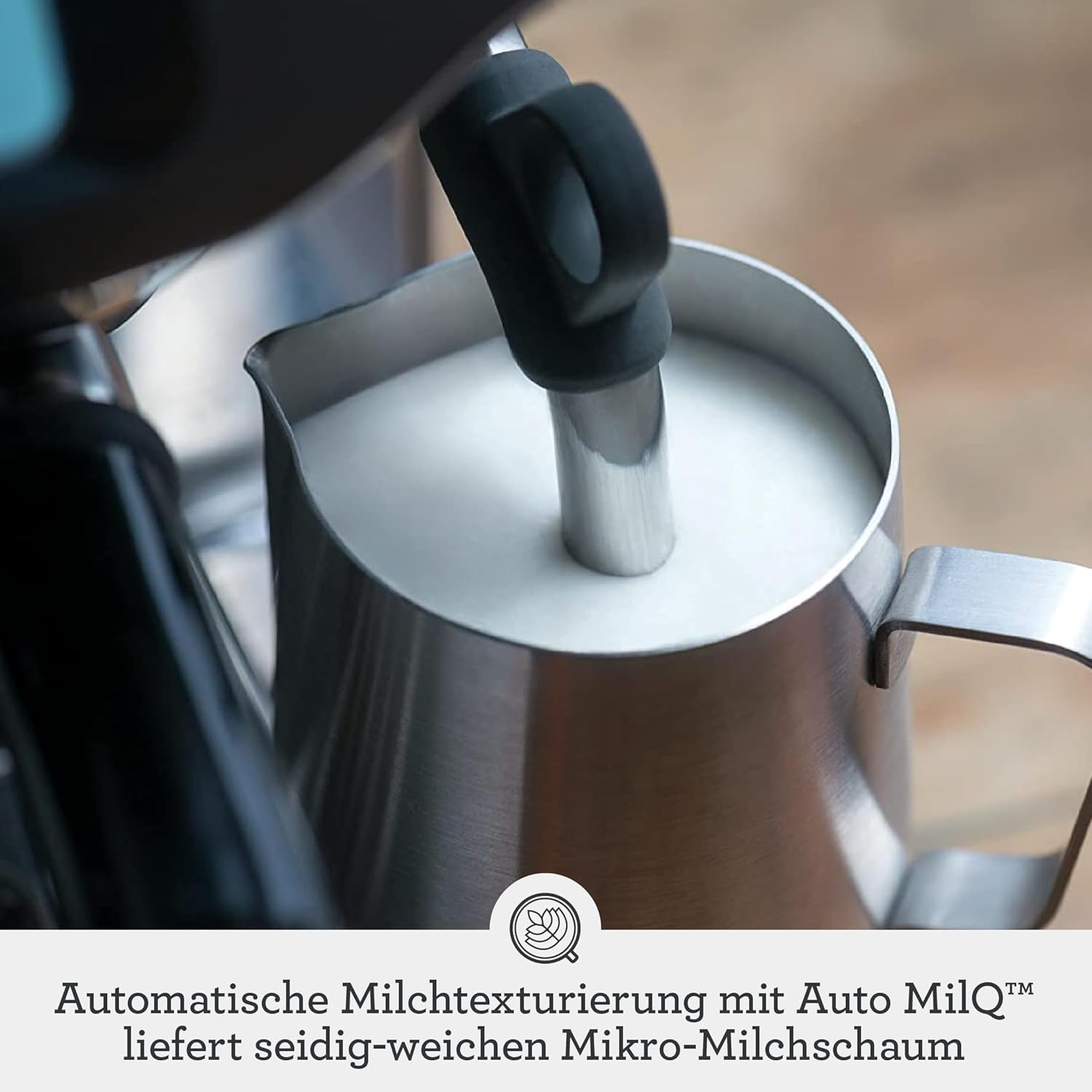 Sage - The Barista Touch - Macchina da caffè con schiumalatte automatico e macinacaffè integrato - Touchscreen, pressino rimovibile, 5 impostazioni predefinite - Macchina per caffè espresso - Acciaio Inox Spazzolato