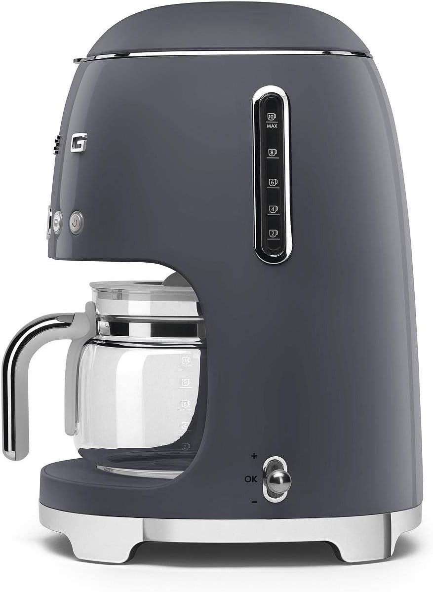 Smeg, DCF02BLMEU, Macchina da caffè con filtro, Funzione aroma e avvio automatico, Caraffa in vetro fino a 12 tazze, 2 livelli di intensità, Funzione di mantenimento del calore, 1050W, Nero opaco