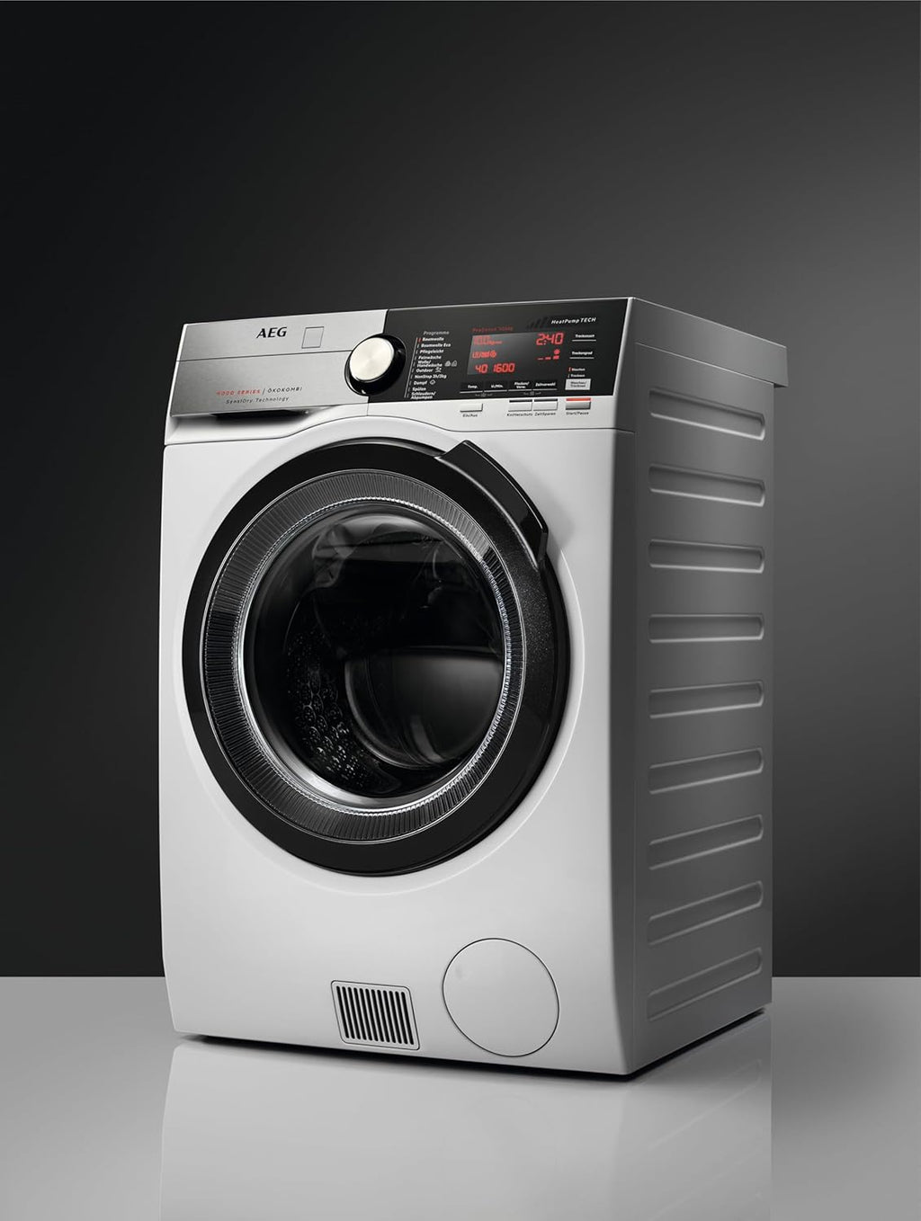 AEG L7WBA60680 Lavasciuga / DualSense - cura delicata / 8 kg lavaggio / 5 kg asciugatura / D / a risparmio energetico / ProSense - regolazione automatica del carico / Funzione aggiungi indumento / ProSteam - funzione vapore rinfrescante / 1600 giri/min