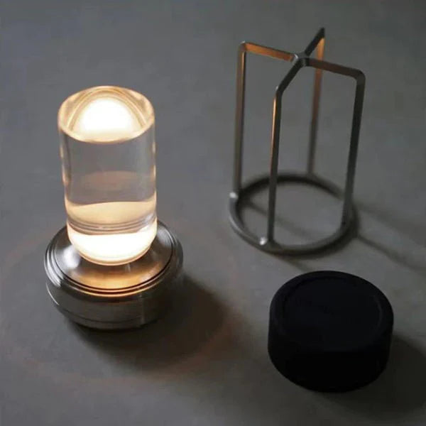RetroLamp - Illumina la tua stanza con un'eleganza senza tempo!
