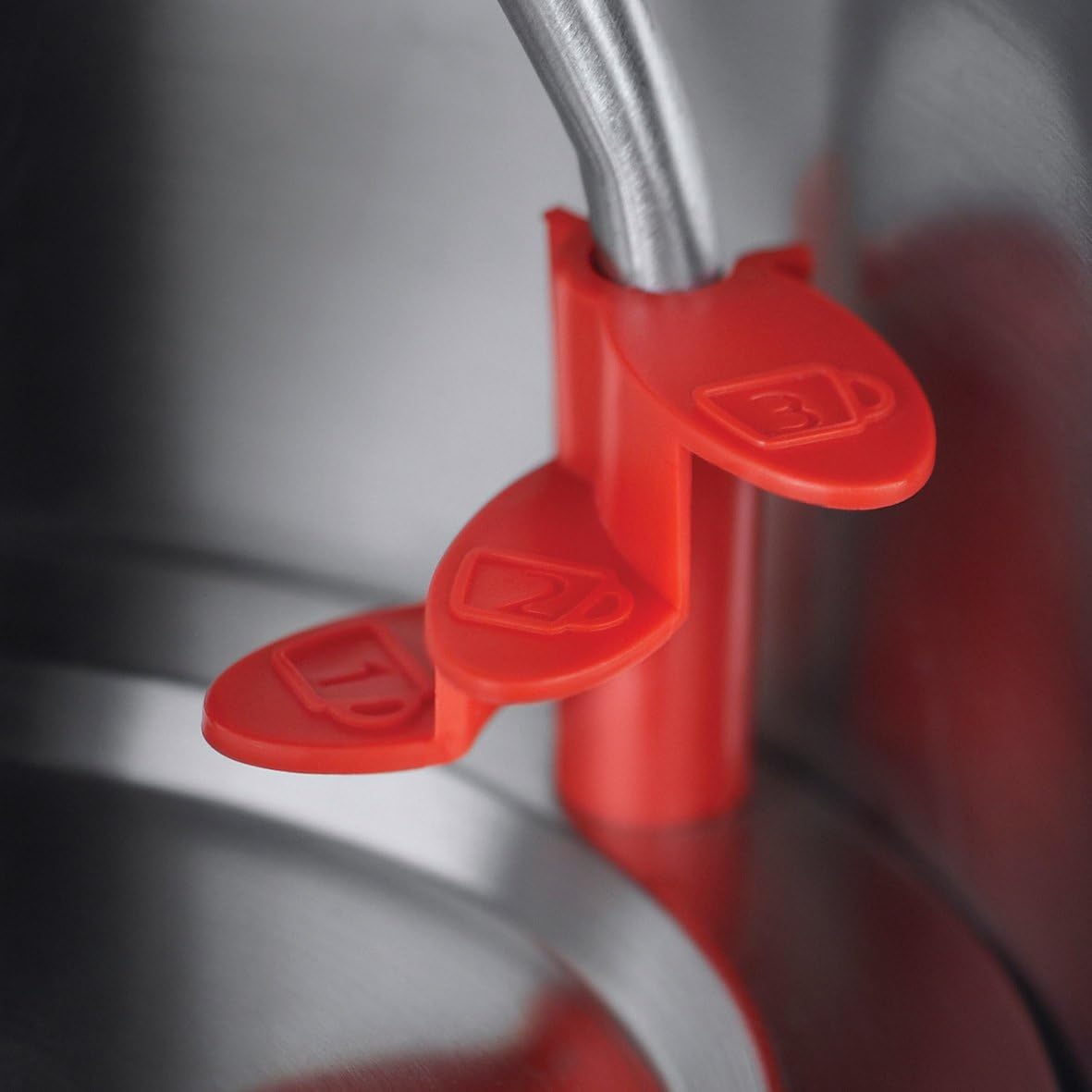 Russell Hobbs Set Colazione Colours+ Rosso: Macchina da caffè [Timer digitale, Doccetta per estrazione e aroma ottimali] 24031-56 + Bollitore [1,7l, 2400W] 20412-70 + Tostapane [per 2 fette] 26554-56
