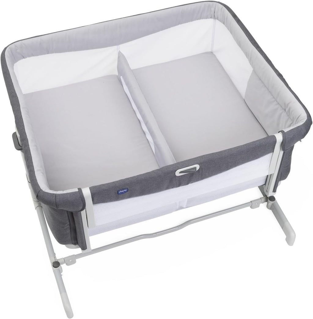 Chicco Next2Me Essential Lettino fianco letto per neonati, Sostenibile, Compatibile con diversi letti, Regolabile in altezza, Inclinabile, Buona circolazione dell'aria, Materasso e borsa inclusi, 0-6 mesi