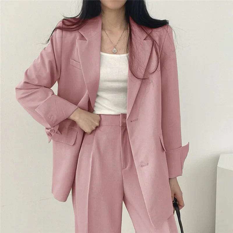 Complesso blazer e pantaloni a sigaretta monocromatico da donna