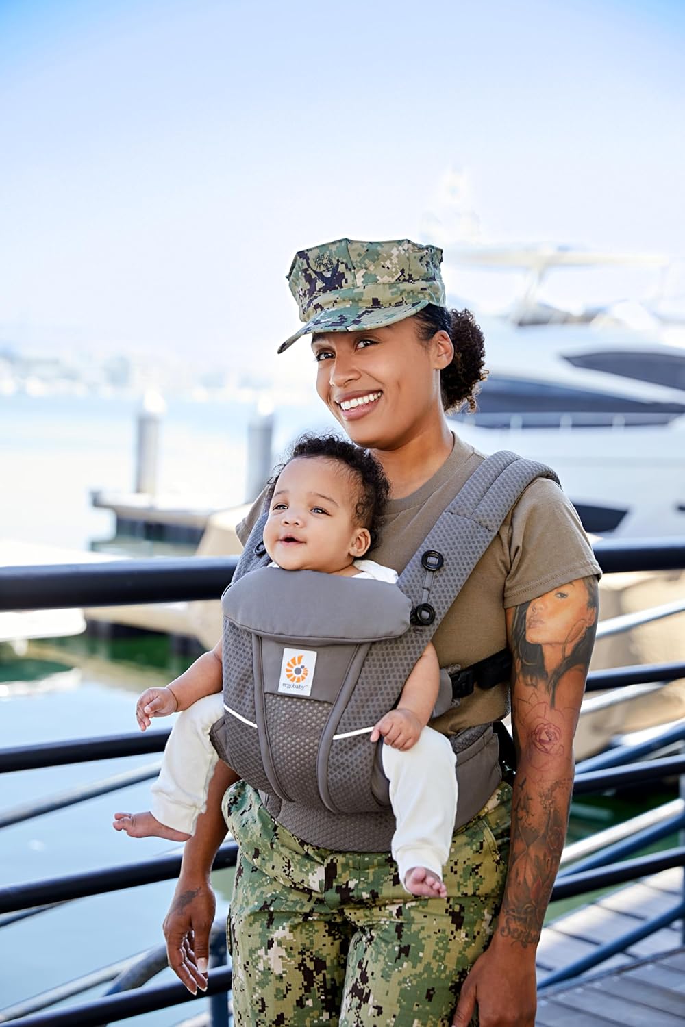 Ergobaby Omni Breeze Marsupio per Neonati dalla Nascita fino a 20 kg, Morbido Mesh SoftFlex a 4 Posizioni, Ergonomico, Porta Bebè, Natural Beige