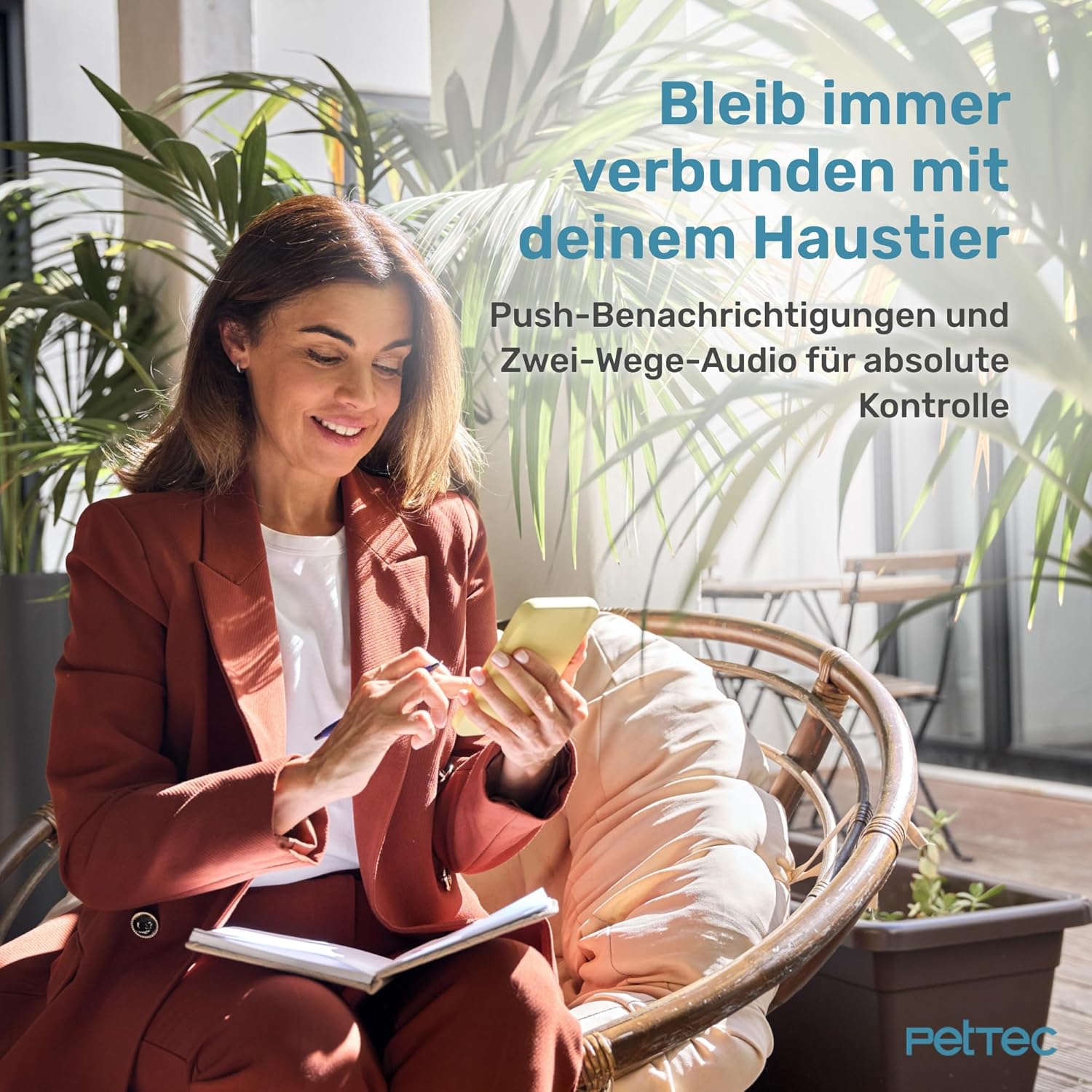 PetTec – Pet Cam Buddy Haustierkamera Futterautomat 8L für Katzen- & Hunde-Trockenfutter – Automatischer Futterspender mit WLAN & App-Steuerung -Inkl. 2-Wege-Audio, Bellerkennung & Nachtsicht