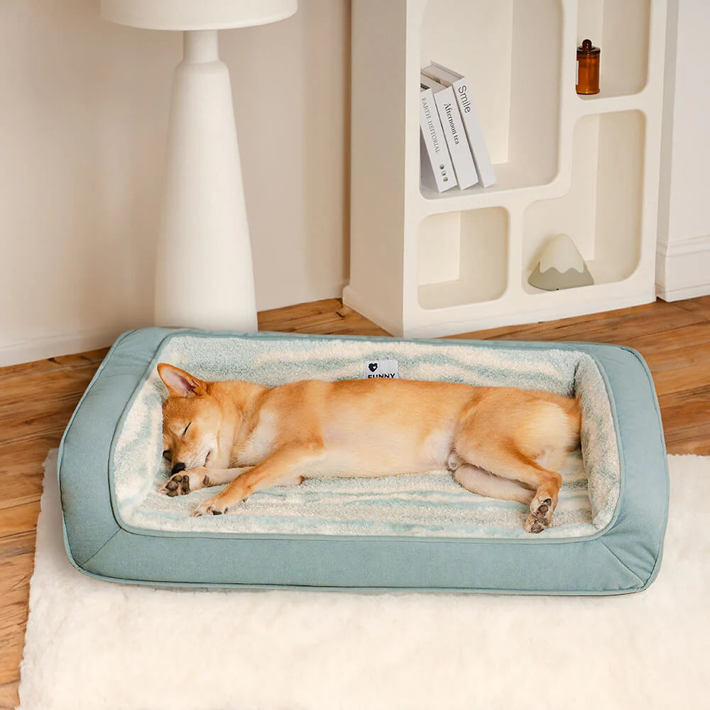 Bequeme orthopdische Hundecouch aus Kunstlammwolle