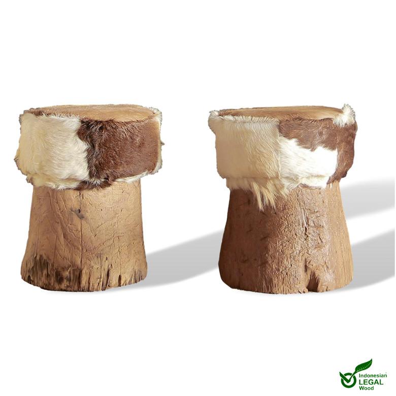 Sgabello in radice KANZA con pelliccia di capra