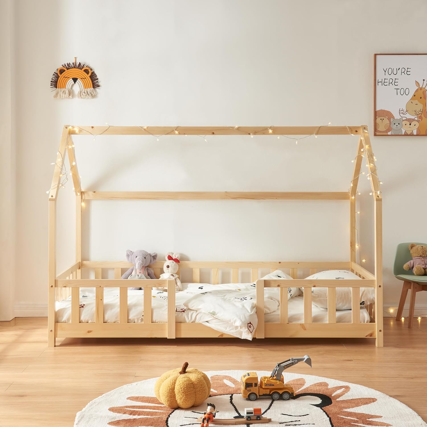 [en.casa] Letto per bambini Sisimiut a capanna 80 x 160 cm con protezione anticaduta letto in legno per bambini letto a terra rete a doghe in legno di pino Bianco opaco