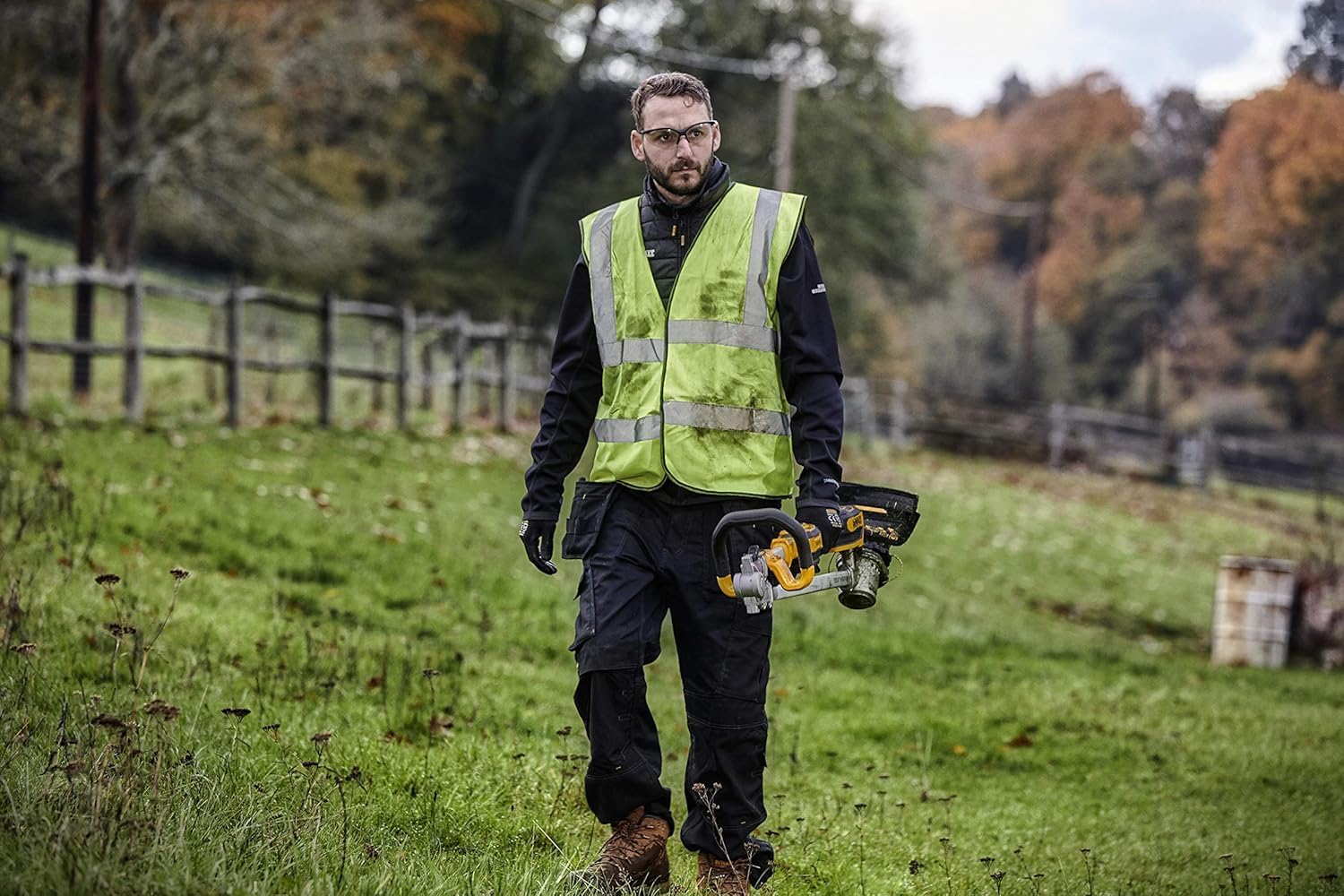 DEWALT DCMST561N-XJ Tagliabordi (18 Volt, larghezza di taglio 36 cm, motore brushless, avanzamento filo automatico, per grandi superfici, fornito senza batteria e caricabatterie)