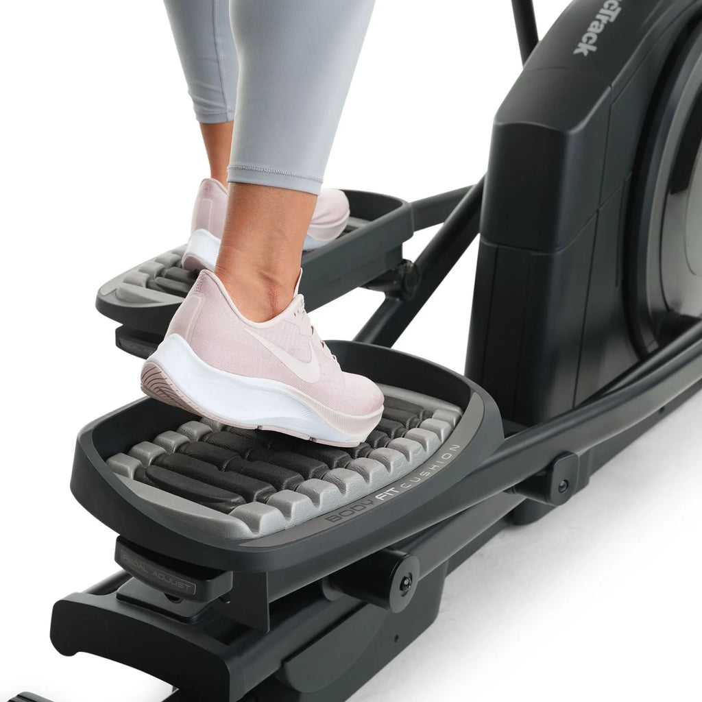 NordicTrack Ellipsentrainer AirGlide 14i