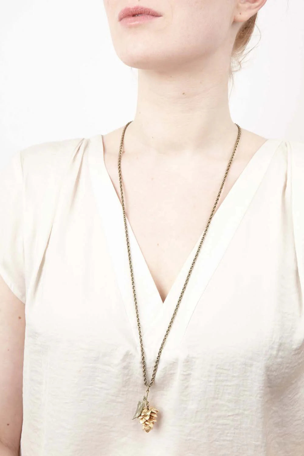 Collana di luppolo lunga con pendente