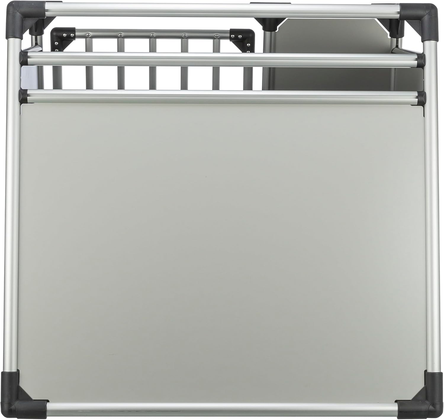 TRIXIE Hunde-Transportbox Aluminium in silber – M: 55 × 62 × 73 cm, stabile und geräuscharme Hundebox mit abgeschrägten Seiten, Sicherheitsverschluss & rutschfester Liegematte – 39342