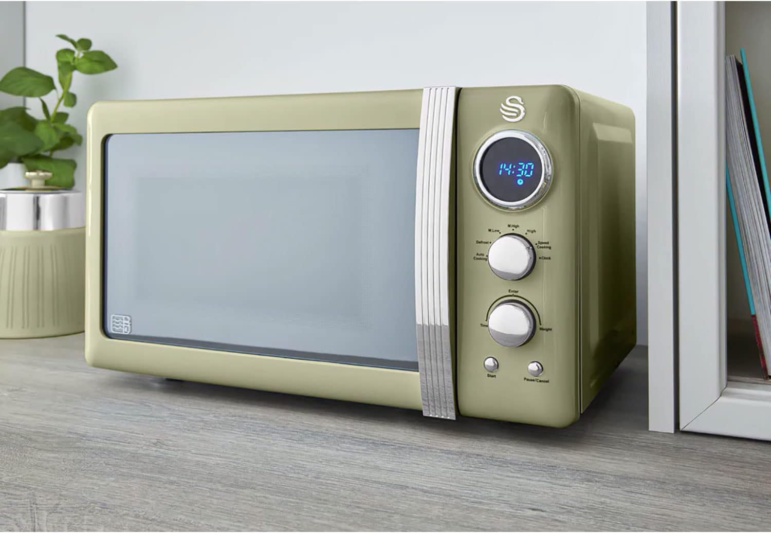 Swan Retro Set Colazione, Bollitore 1,8 l, Tostapane a 2 Fessure Larghe, Microonde Digitale 20 l, 6 Livelli di Potenza, Timer, Sportello a Specchio, Design Vintage, Verde, Taglia Unica