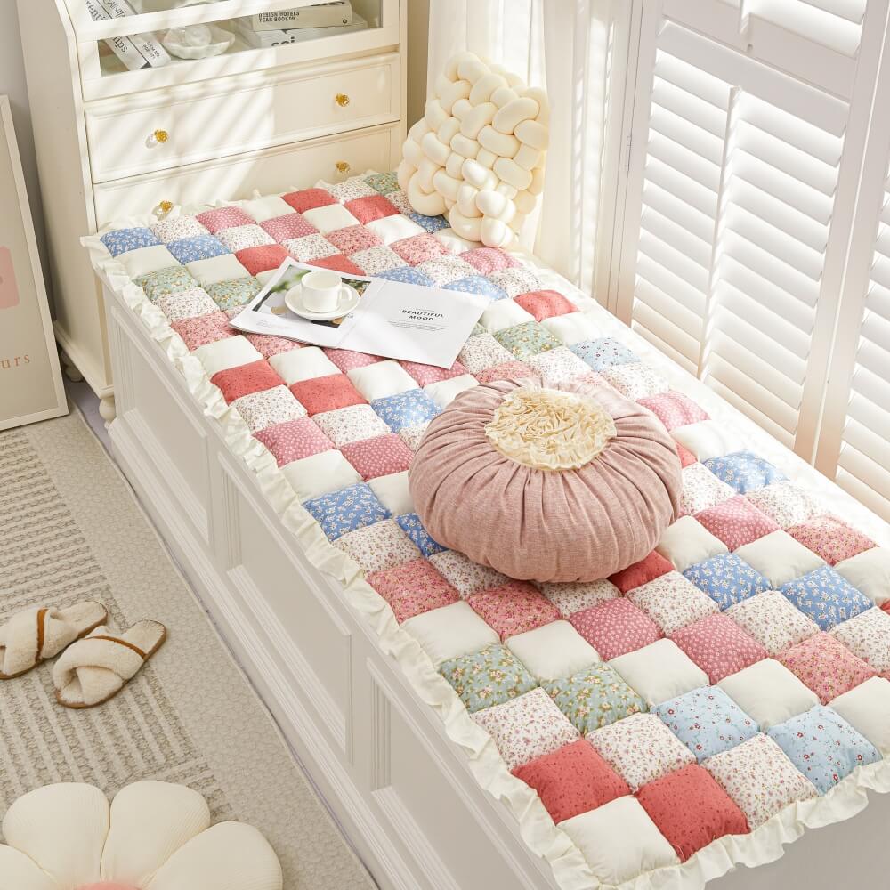 Handgefertigter Patchwork-Sofabezug mit Blumenmuster für ultimativen Komfort