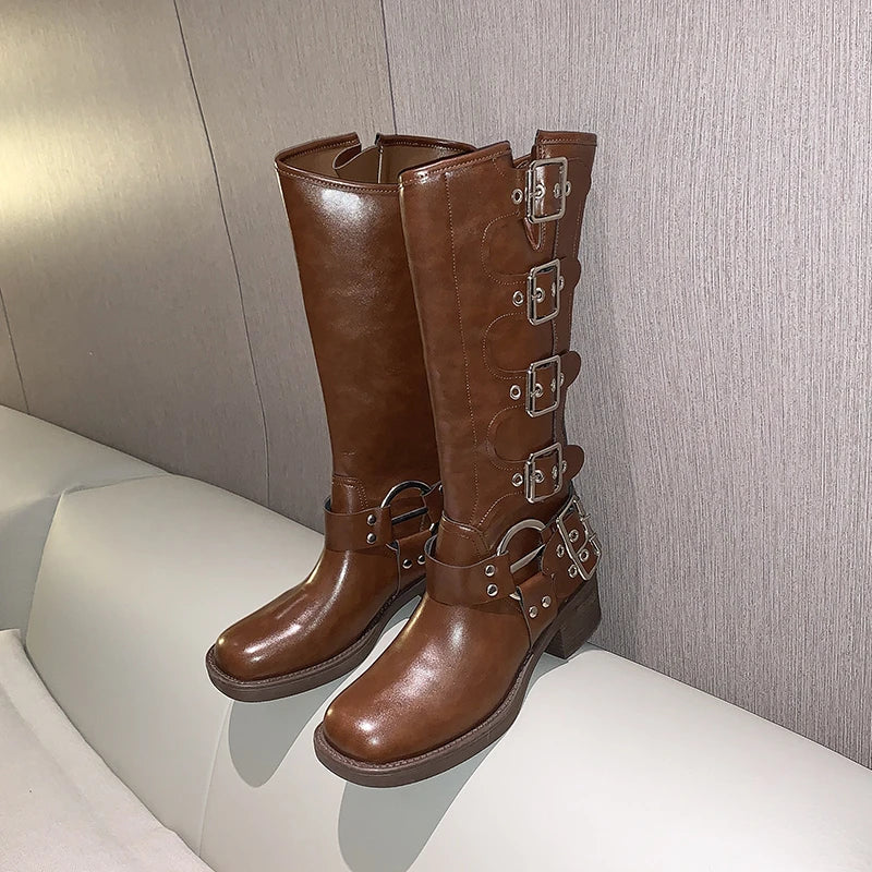 Lozenda  - Vintage Stiefel mit Riemen für Frauen