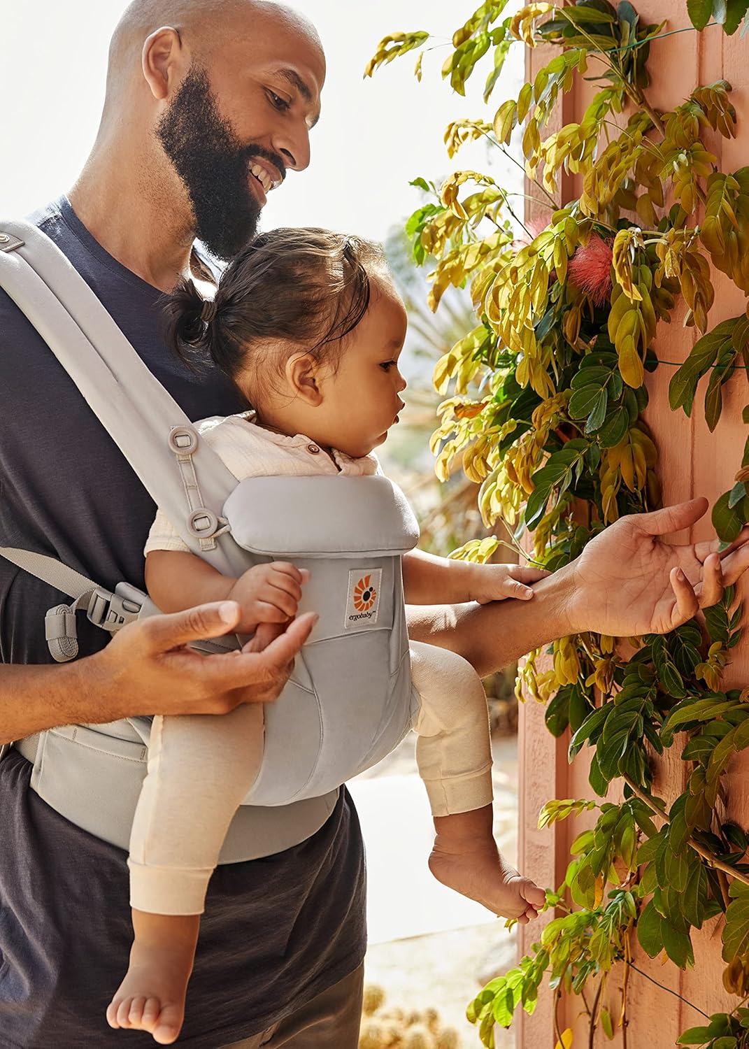 Ergobaby Omni Breeze Marsupio per Neonati dalla Nascita fino a 20 kg, Morbido Mesh SoftFlex a 4 Posizioni, Ergonomico, Porta Bebè, Natural Beige