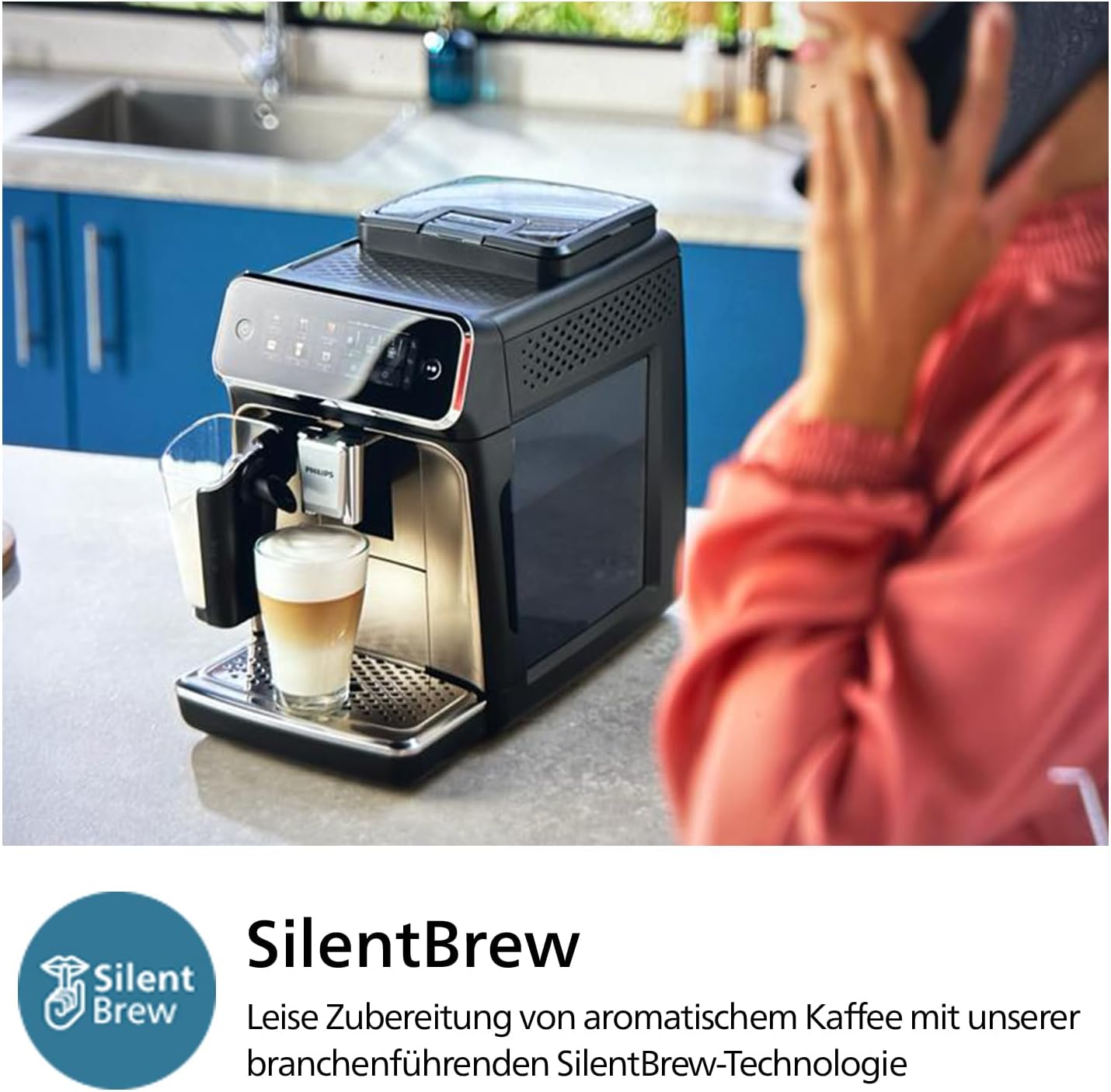 Macchina da caffè espresso automatica Philips Serie 2300 - 4 bevande, display touch a colori moderno, sistema del latte LatteGo, SilentBrew, macine in ceramica, filtro AquaClean. Cromata bianca (EP2333/40)