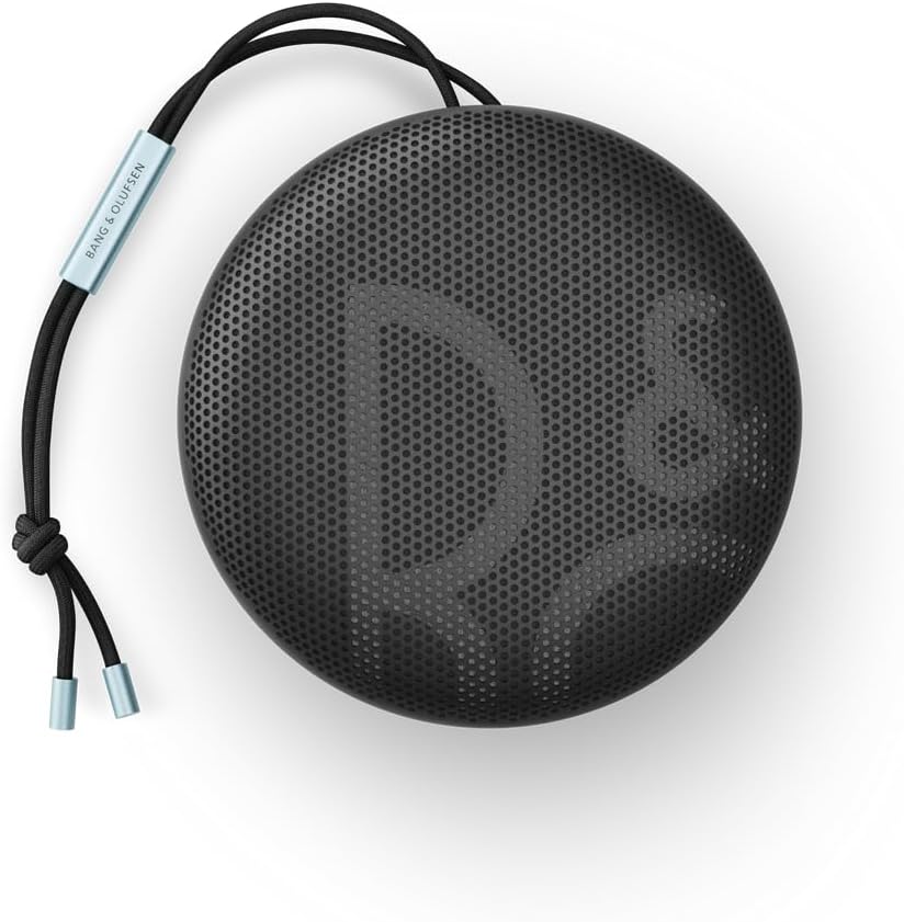 Bang & Olufsen Beosound A1 (2. Gen) – Kabelloser tragbarer IP67 wasserdichter Bluetooth-Lautsprecher mit 360-Grad-Sound, Alexa Voice Assistant & Speakerphone, 18 h Akkulaufzeit - Black Anthracite