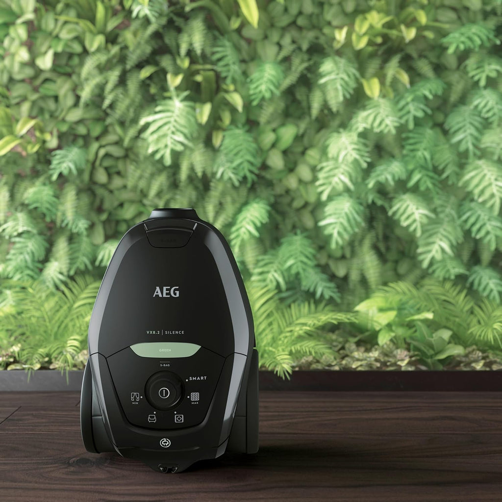AEG VX82-1-KO Aspirapolvere / 75% materiale riciclato / regolazione automatica della potenza di aspirazione / estremamente silenzioso anche su tappeti / raccoglie particelle grandi + piccole / cavo lungo / 600W / nero
