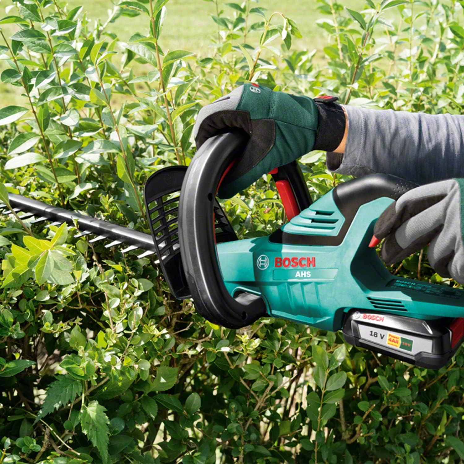 Bosch Tagliasiepi a Batteria AHS 50-20 LI (1 batteria, sistema 18 Volt, lunghezza lama: 20 mm, in scatola di cartone)