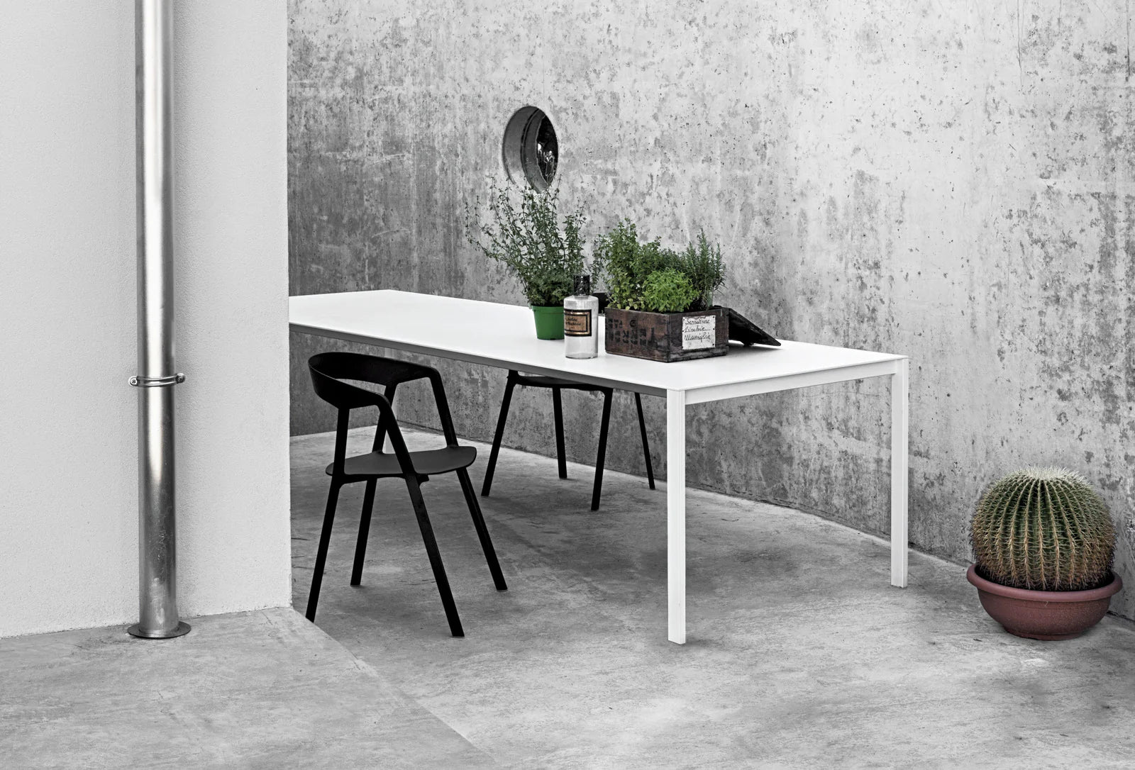 Tavolo da pranzo Kristalia Thin K 200 x 100 cm, piano in alluminio, disponibile anche allungabile