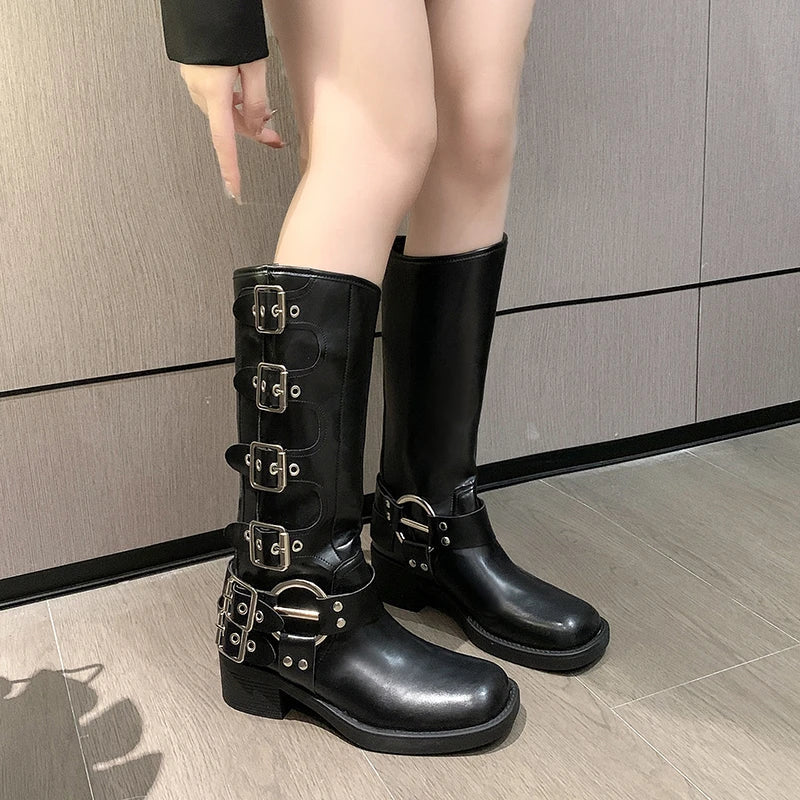 Lozenda  - Vintage Stiefel mit Riemen für Frauen