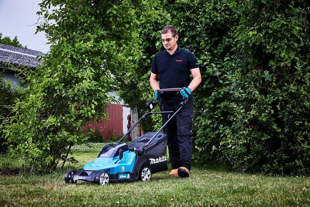 Makita Tosaerba a batteria DLM330Z - senza batteria e caricabatteria