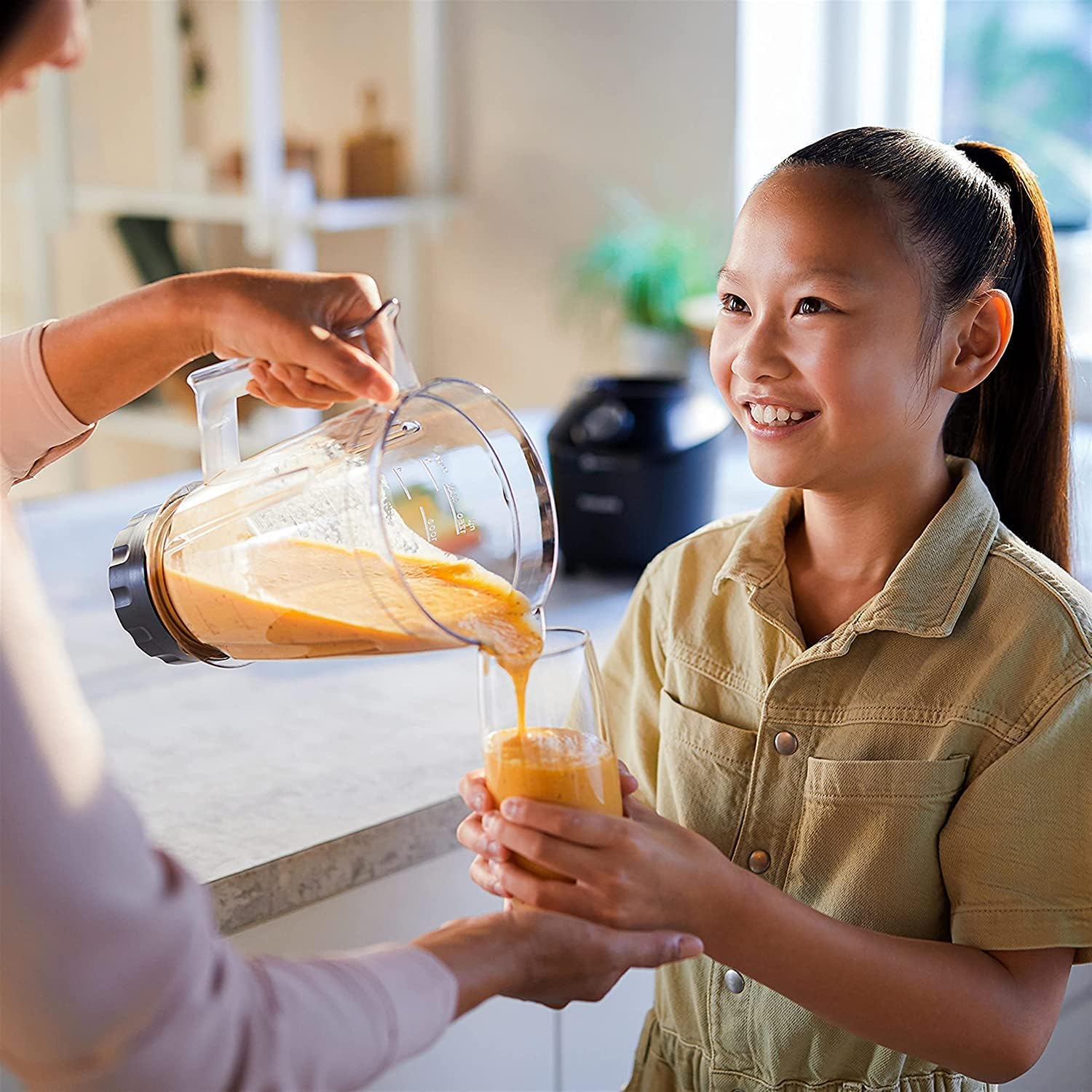 Philips Frullatore e Smoothie Maker – 600W, caraffa da 2 litri, app con ricette, 2 velocità + funzione Pulse, ProBlend, funzione tritaghiaccio (HR2291/41)