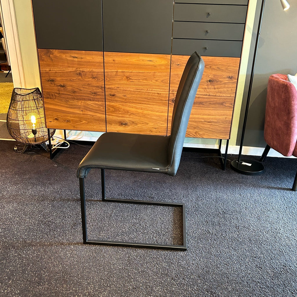 Ronald Schmitt Design Freischwinger Stuhl Laila Leder schwarz
