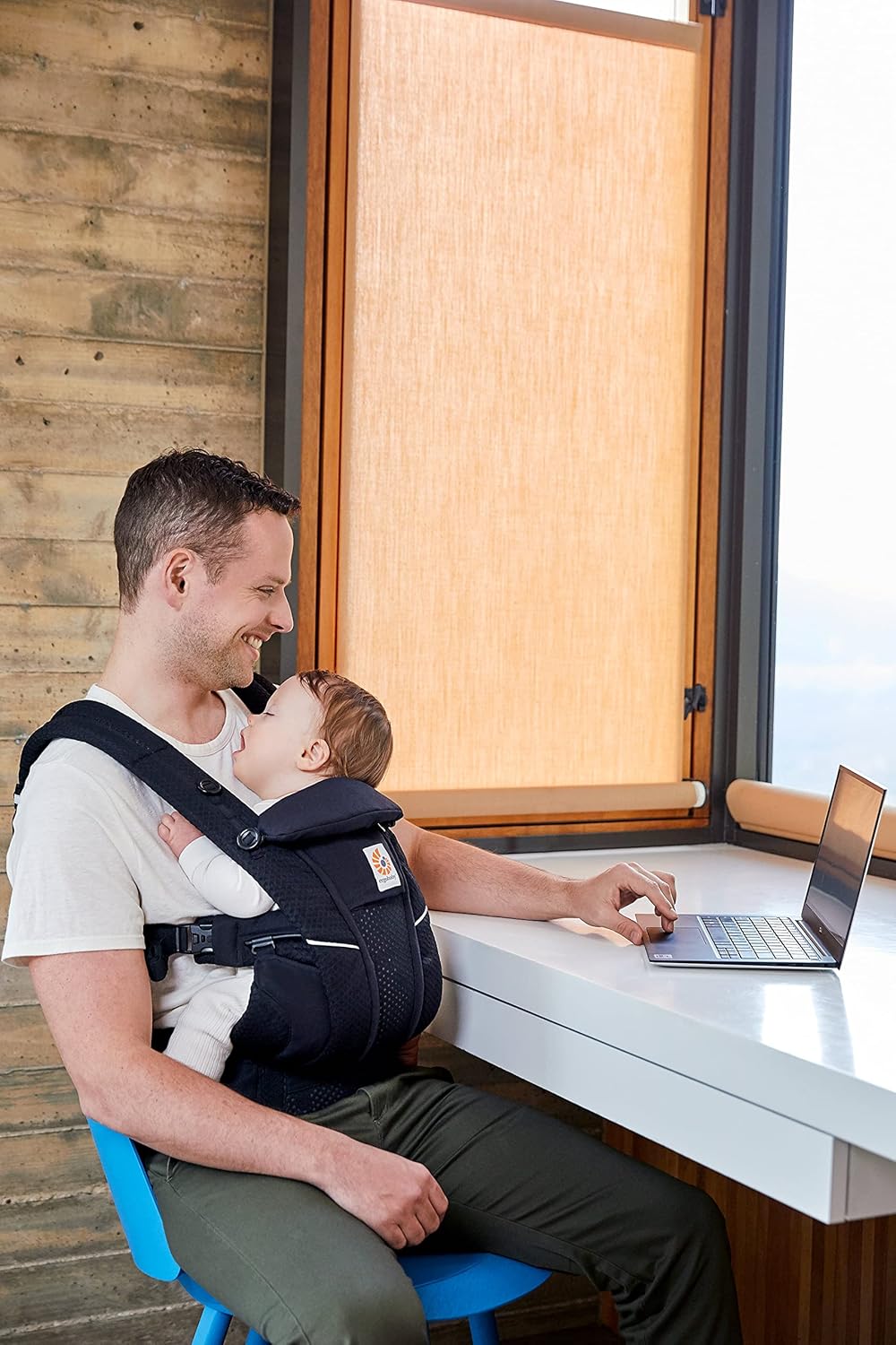 Ergobaby Omni Breeze Marsupio per Neonati dalla Nascita fino a 20 kg, Morbido Mesh SoftFlex a 4 Posizioni, Ergonomico, Porta Bebè, Natural Beige