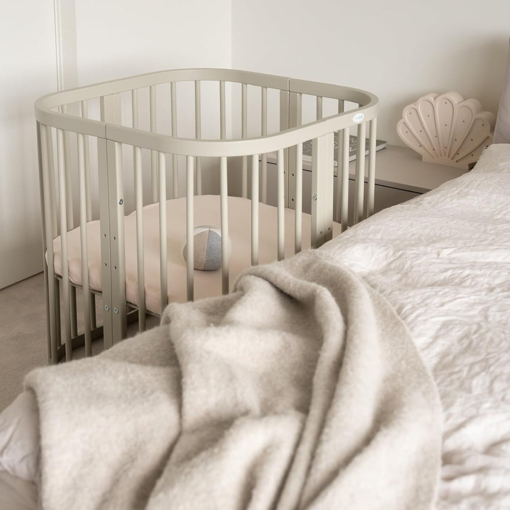 Waldin Lettino per bambini in legno 7in1 con materasso, Letto "Cresci con me", Ventilato, Base regolabile in 5 altezze, Set All-Inclusive, Legno Bianco
